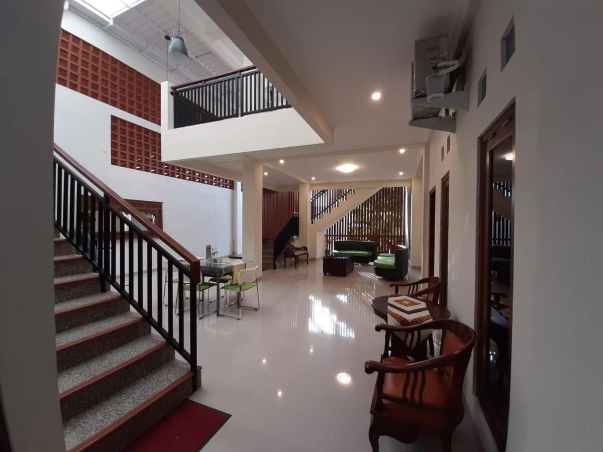 Omah Nayan Hotel Maguwo Екстериор снимка