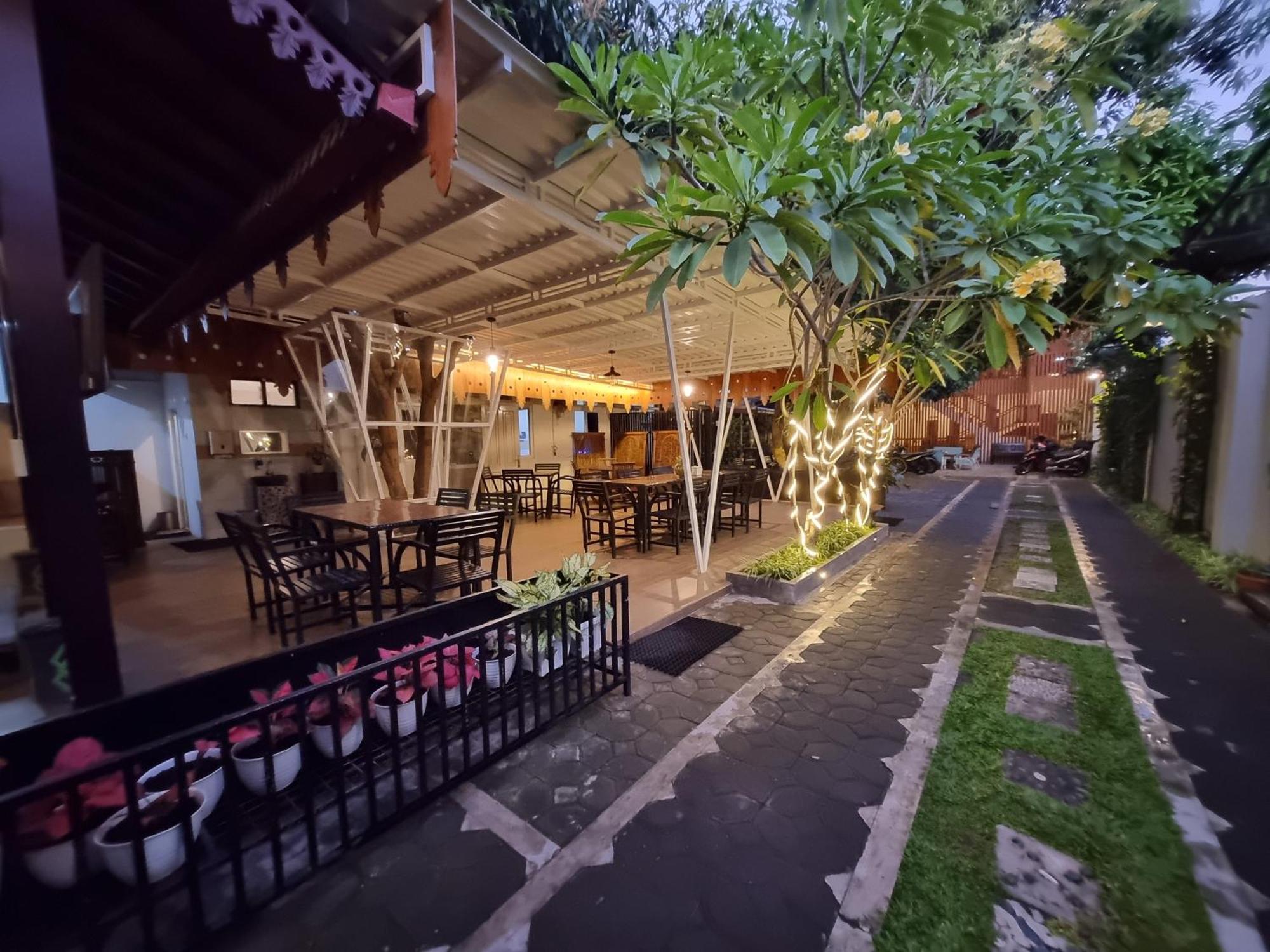 Omah Nayan Hotel Maguwo Екстериор снимка