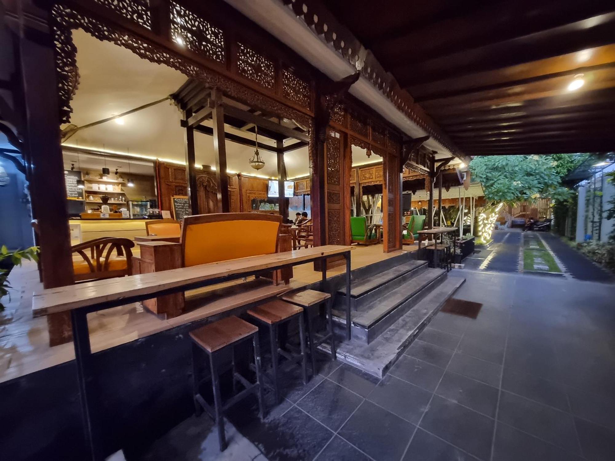 Omah Nayan Hotel Maguwo Екстериор снимка