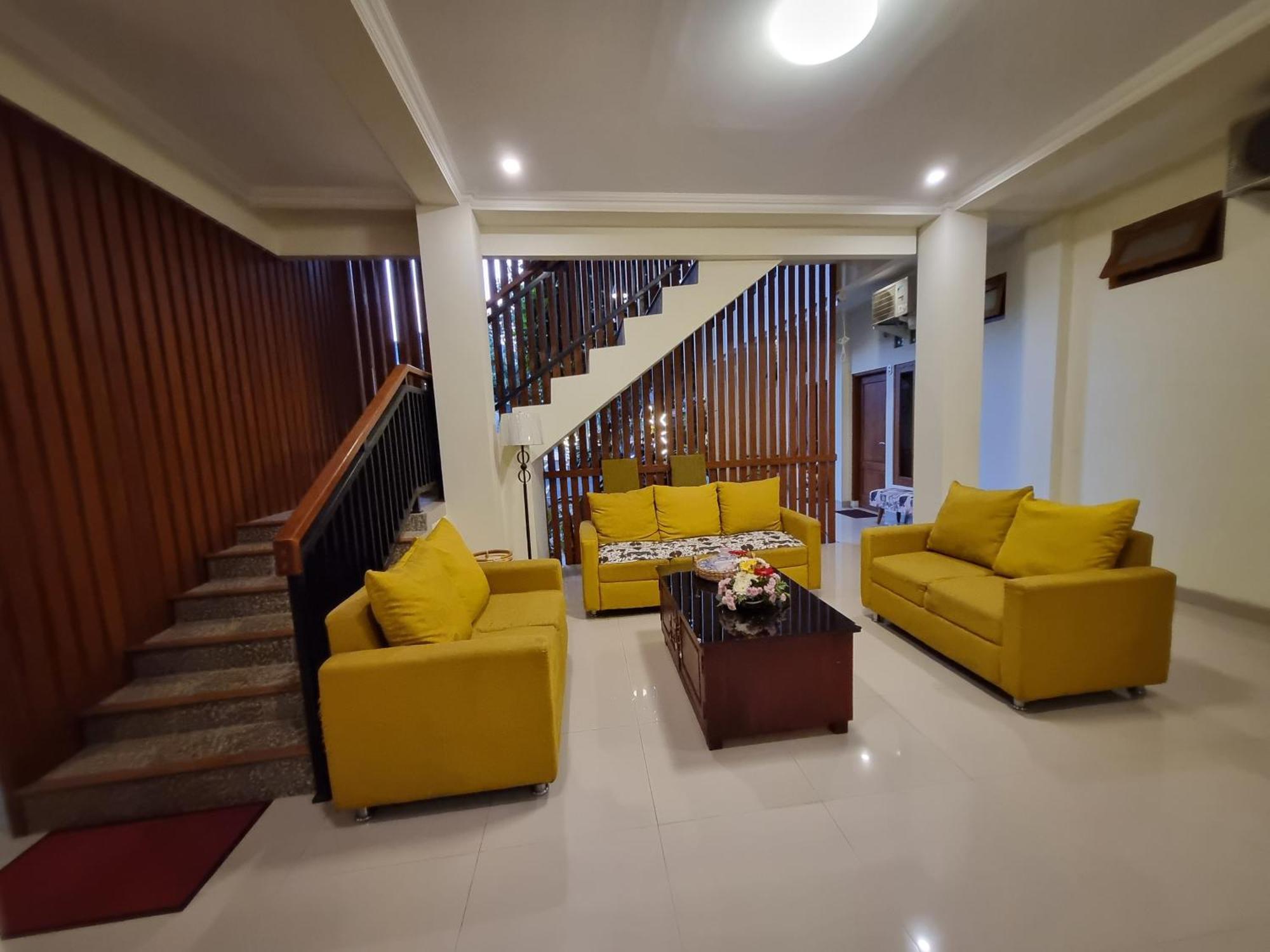 Omah Nayan Hotel Maguwo Екстериор снимка
