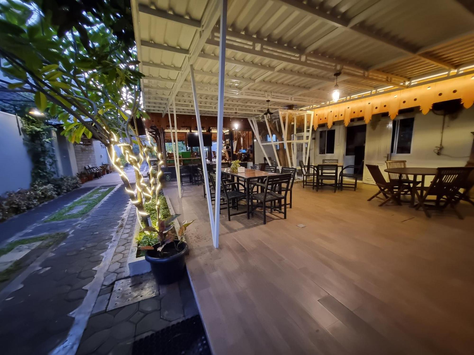 Omah Nayan Hotel Maguwo Екстериор снимка